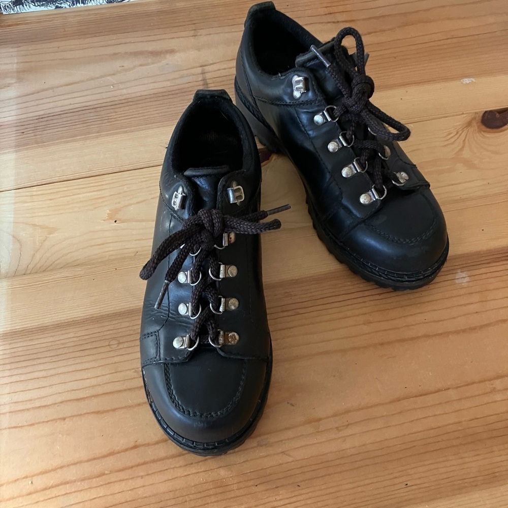 VINTAGE HIKING SHOES